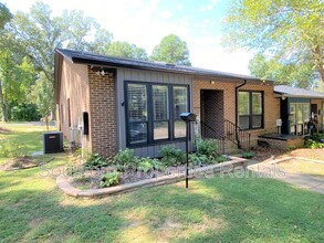 Building Photo - 517 Apple Ln