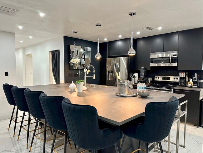 Foto del edificio - 5700 Saddlebrook Way