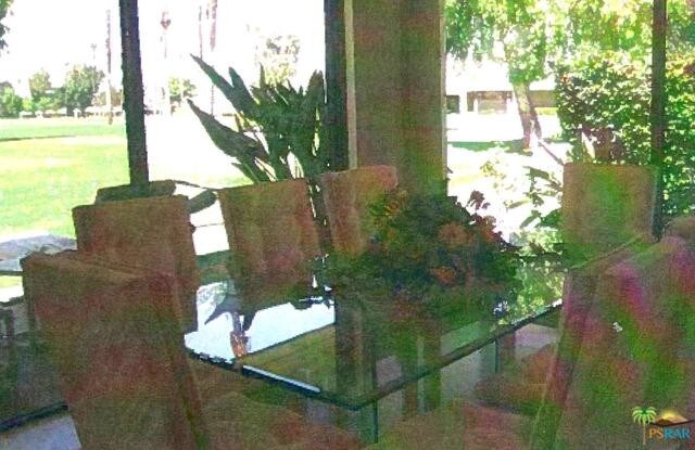 Foto del edificio - 49 Cornell Dr