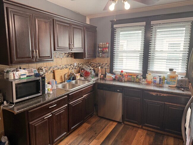 Foto del edificio - 359 Colvin Ave