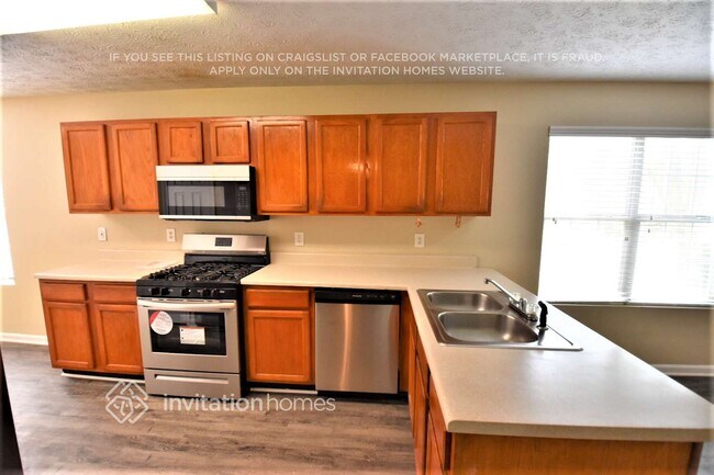 Foto del edificio - 5245 Hillcrest Glenn Dr