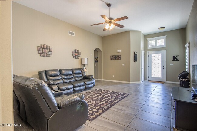 Foto del edificio - 14836 Ted Banks Ave