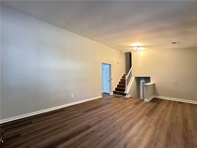 Foto del edificio - 2496 Landington Way NW