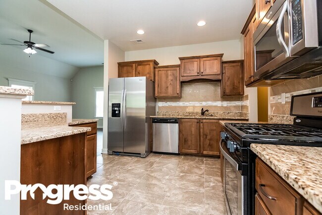 Foto del edificio - 2674 Champion Hills Dr