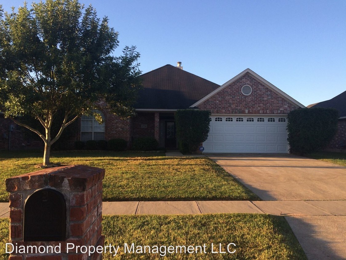Foto principal - 3 br, 2 bath House - 5750 Gold Crest
