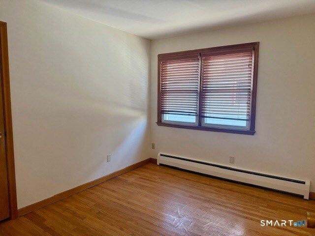 Foto del edificio - 230 S Frontage Rd