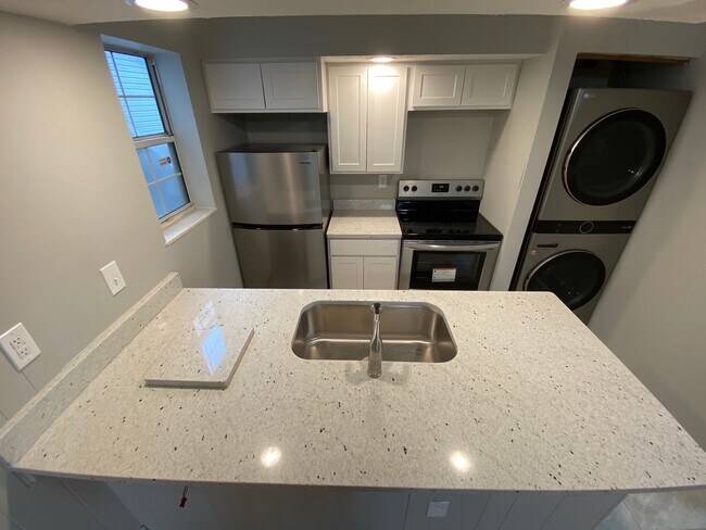Foto del edificio - 308 E 17th Ave