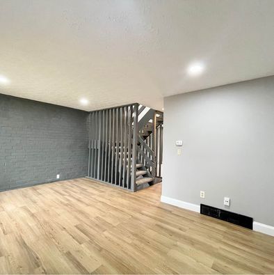 Building Photo - 3/2.5 Townhome w/ Basement & Covered Parking