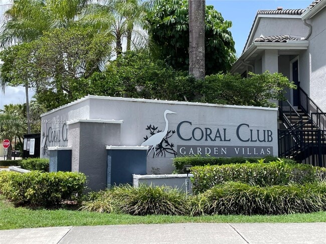 Building Photo - 10370 SW 150th Ct