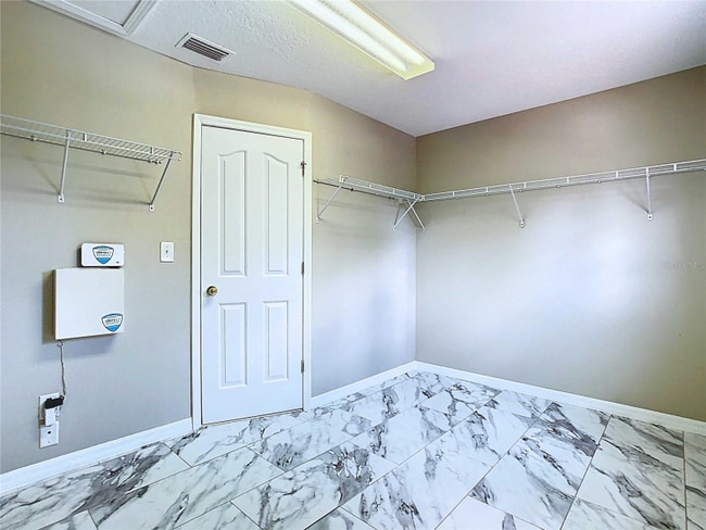 Foto del edificio - 10617 Bamboo Rod Cir