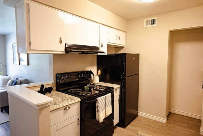 Kitchen - Valencia Grove