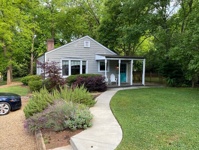 Building Photo - 1507 Kensington Drive