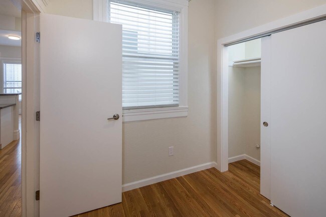Building Photo - 1 bedroom in San Francisco CA 94110