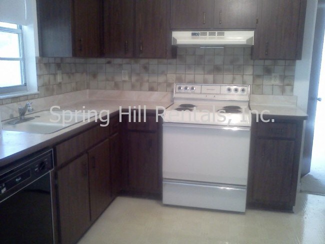 Building Photo - 2262 Lake Forest Ave