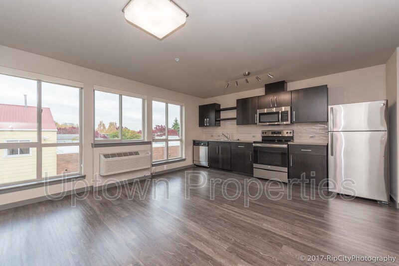 Photo - 5885 SW Macadam St