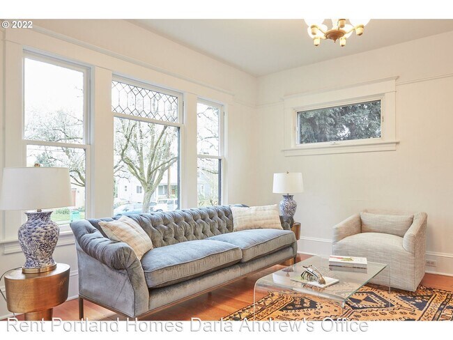 Building Photo - 3 br, 2.5 bath House - 6623 SE 17th Ave