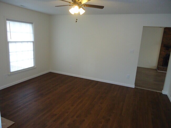 Building Photo - 511 Pine Valley Rd
