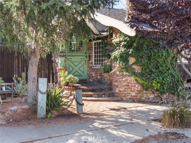 Foto del edificio - 2624 E 8th St