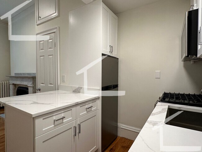 Building Photo - 88 Charles St