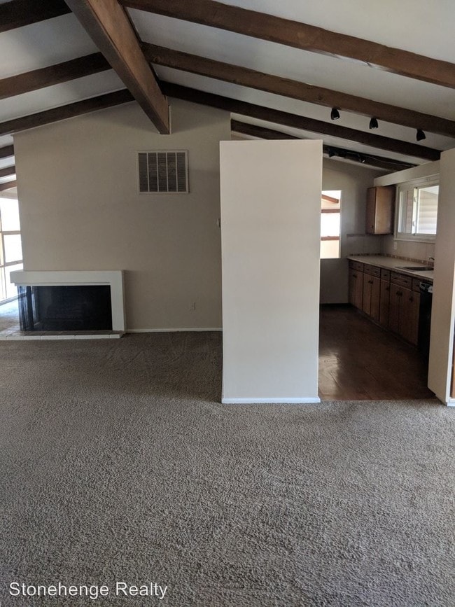 Building Photo - 3 br, 1.5 bath House - 3404 W Lincolnshire