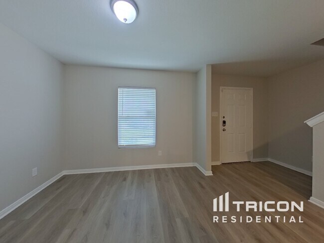 Foto del edificio - 10122 Cerritos dr