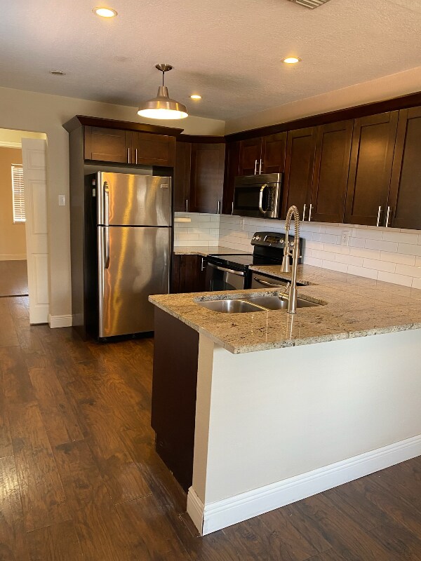 Foto del edificio - 3202 W Hartnett Ave