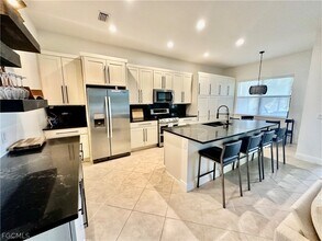 Building Photo - 12454 Kentwood Ave