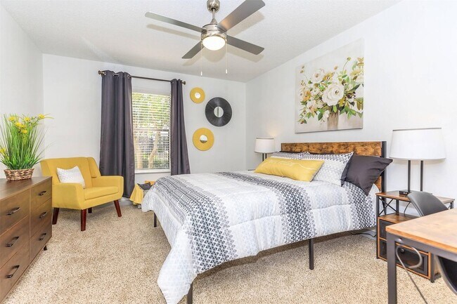 Foto del edificio - 265 El Dorado Blvd