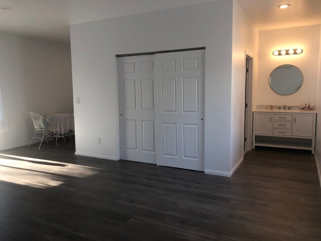 Building Photo - 9017 Via Tortuga