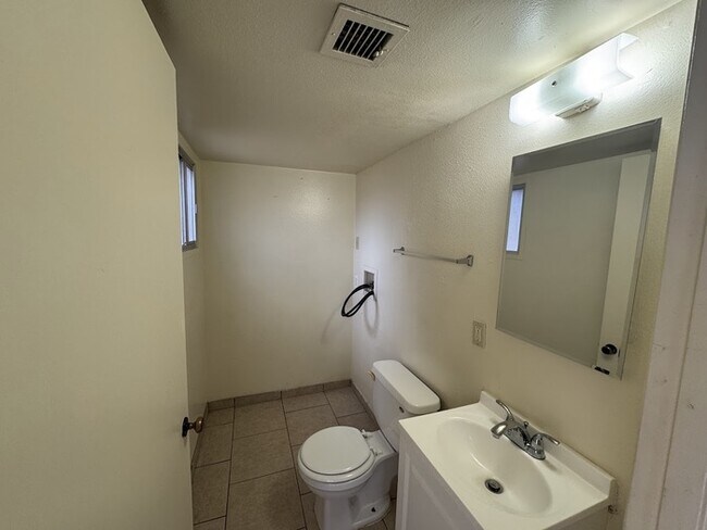 Foto del edificio - Holiday Gardens 2br Townhome