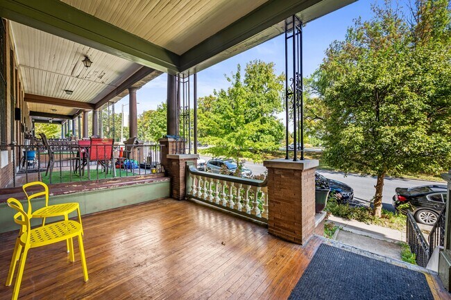 Building Photo - 3314 Auchentoroly Terrace