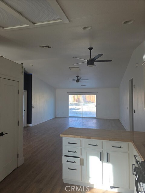 Foto del edificio - 57336 Crestview Dr