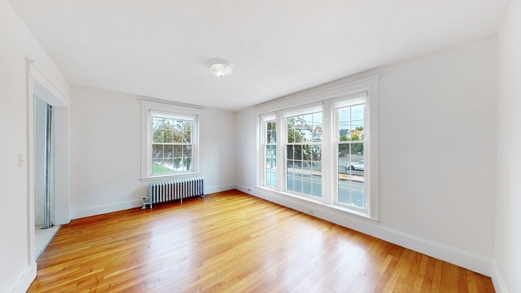 Foto principal - 127 Summer St