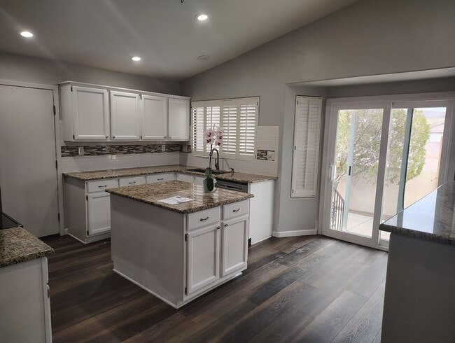 Building Photo - 9047 N Sanguine Dr