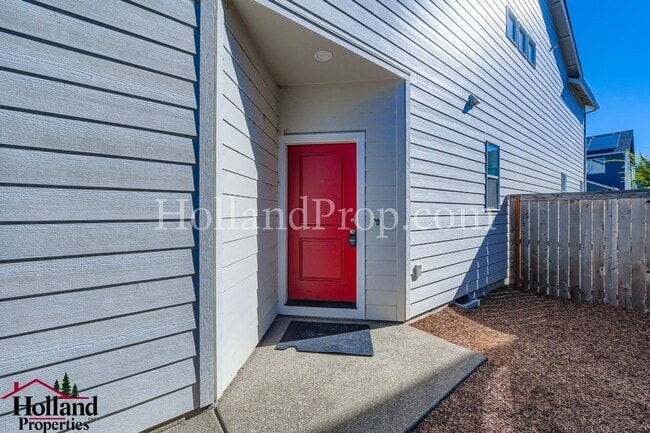 Building Photo - ** New Price + $300 Off First Month – Appl...