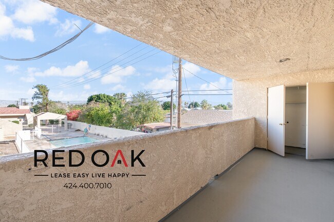Foto del edificio - Charming Bright Newly Remodeled Two Bedroo...