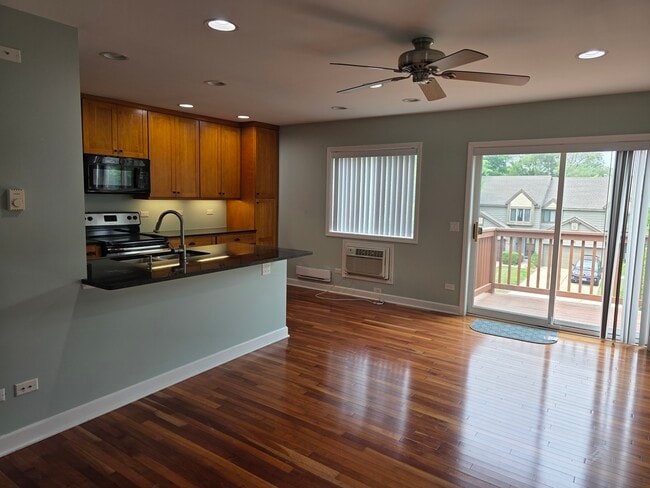 Building Photo - 717 Strom Dr