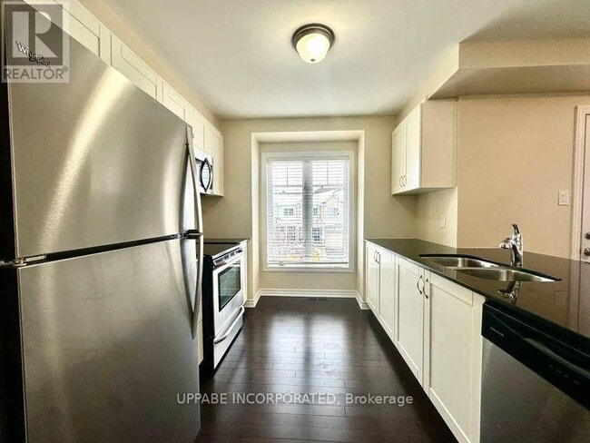 Building Photo - 52 Astervale St