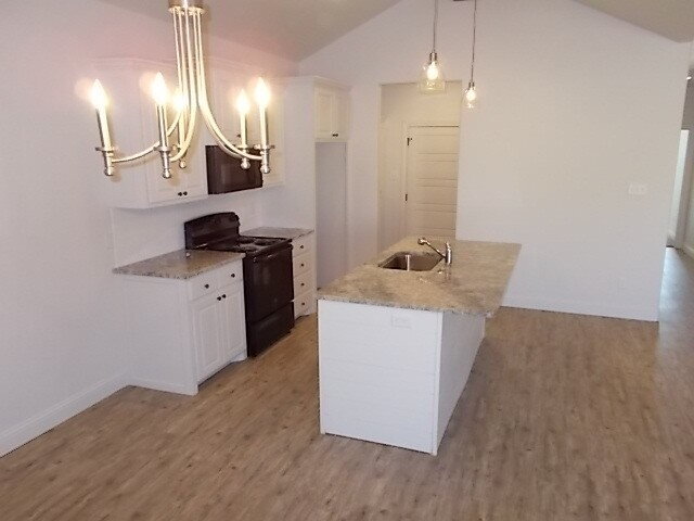 Foto del edificio - "Charming 3-Bedroom Duplex with 2 Full Bat...