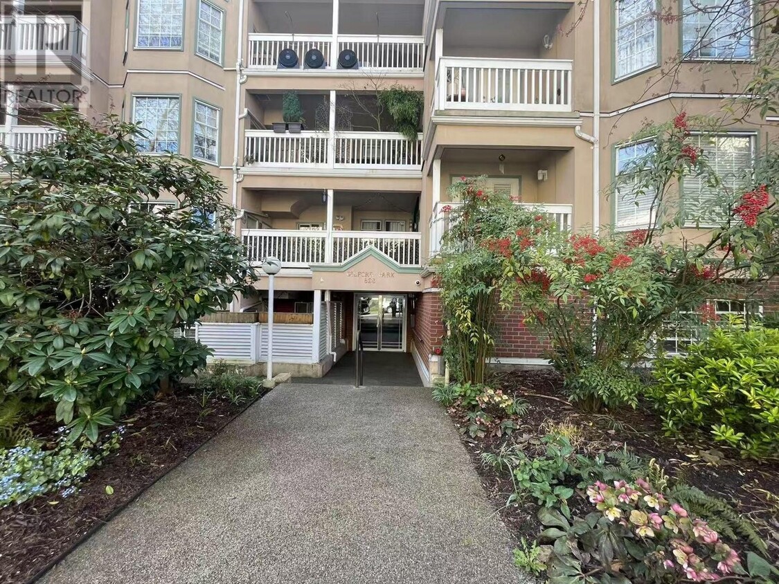 Primary Photo - 828-828 Gilford St