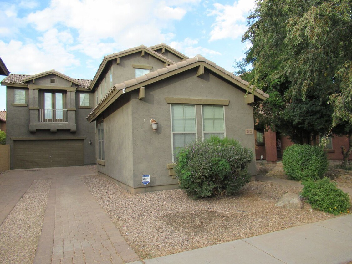 Foto principal - Beautiful Home in Gilbert!