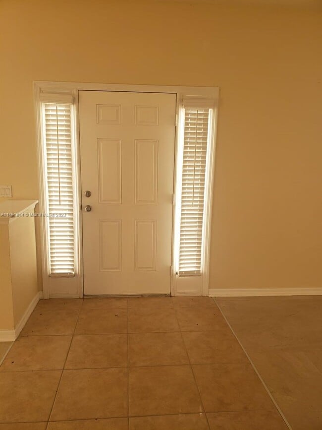 Building Photo - 554 Reddicks Cir