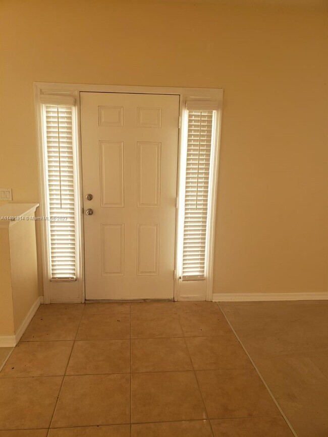 Foto del edificio - 554 Reddicks Cir