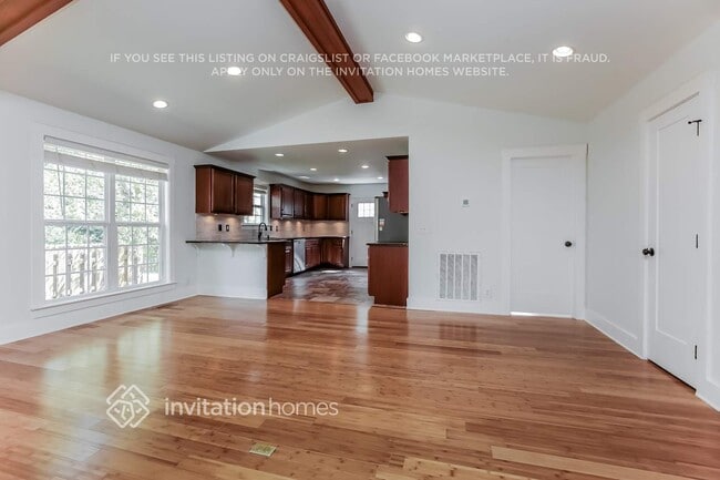 Building Photo - 609 Eastview Cir