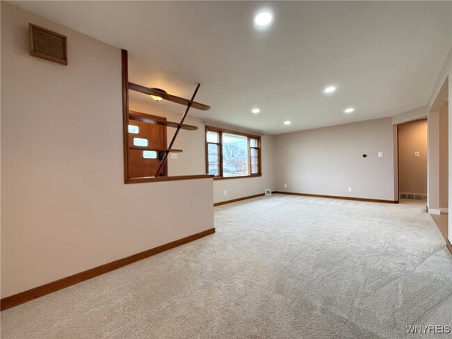 Foto del edificio - 6 Towerwood Rd