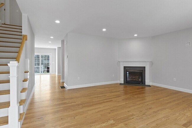 Building Photo - 149 Lowell Rd