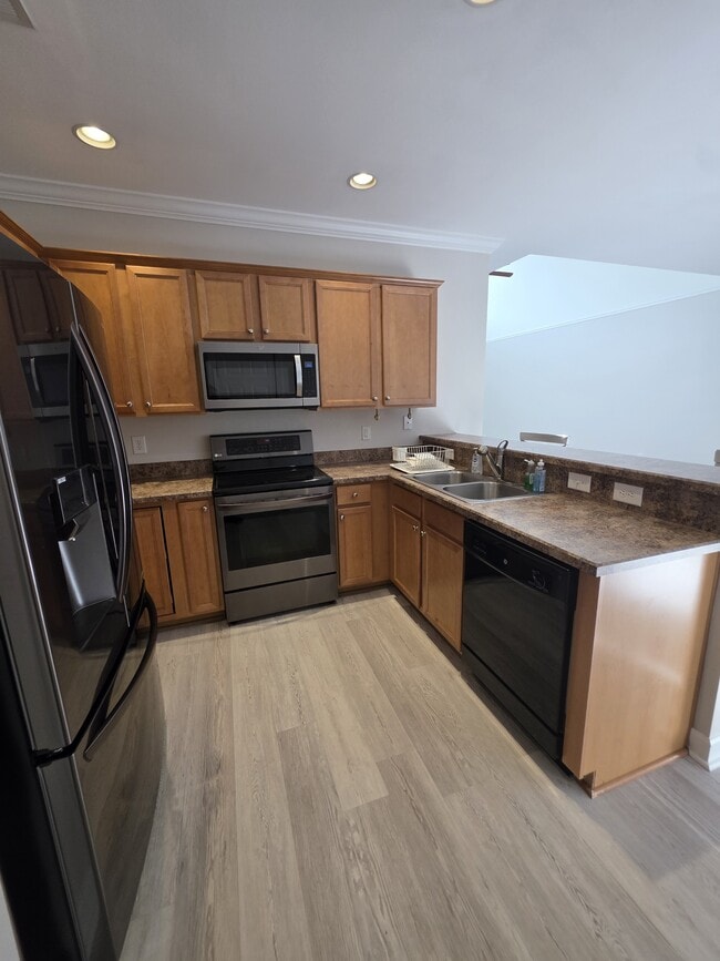 Foto del edificio - 1041 Fairway Ln