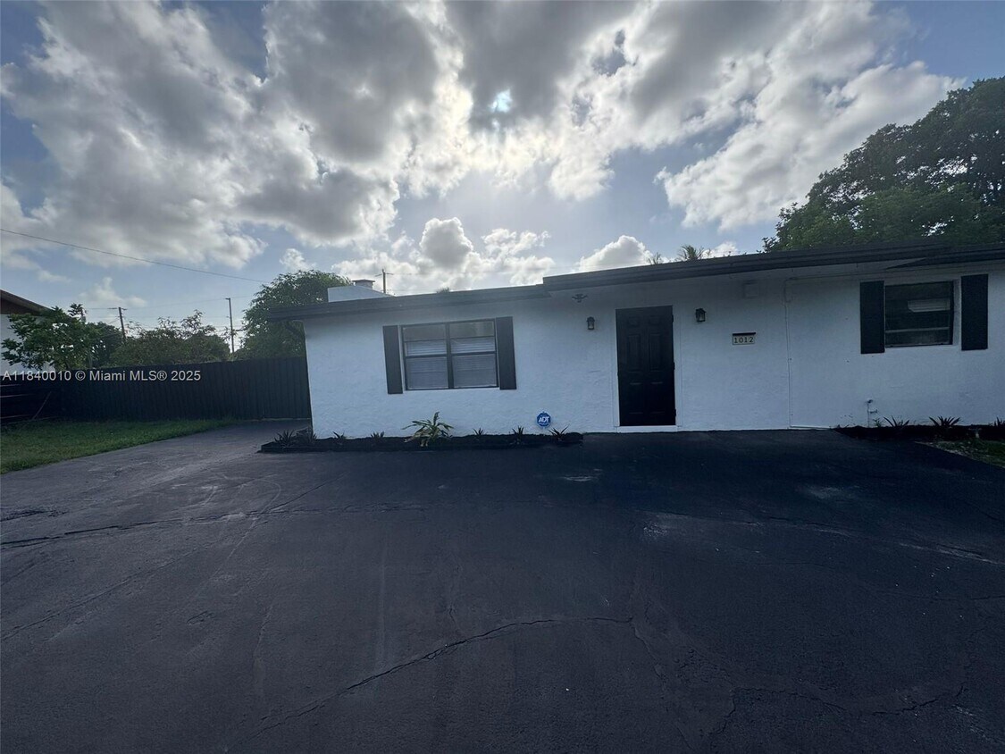 Foto principal - 1012 SW 25th Ave