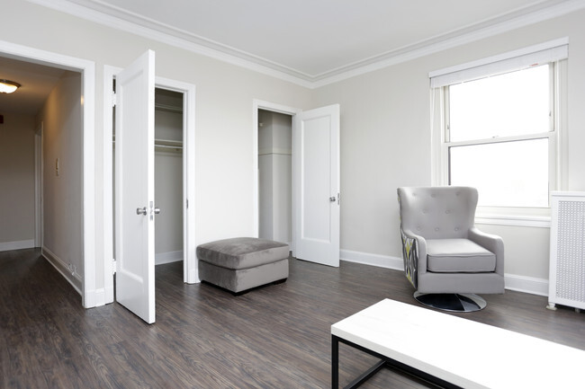 1 BR, 1 BA - living room - Ivy at Piccadilly