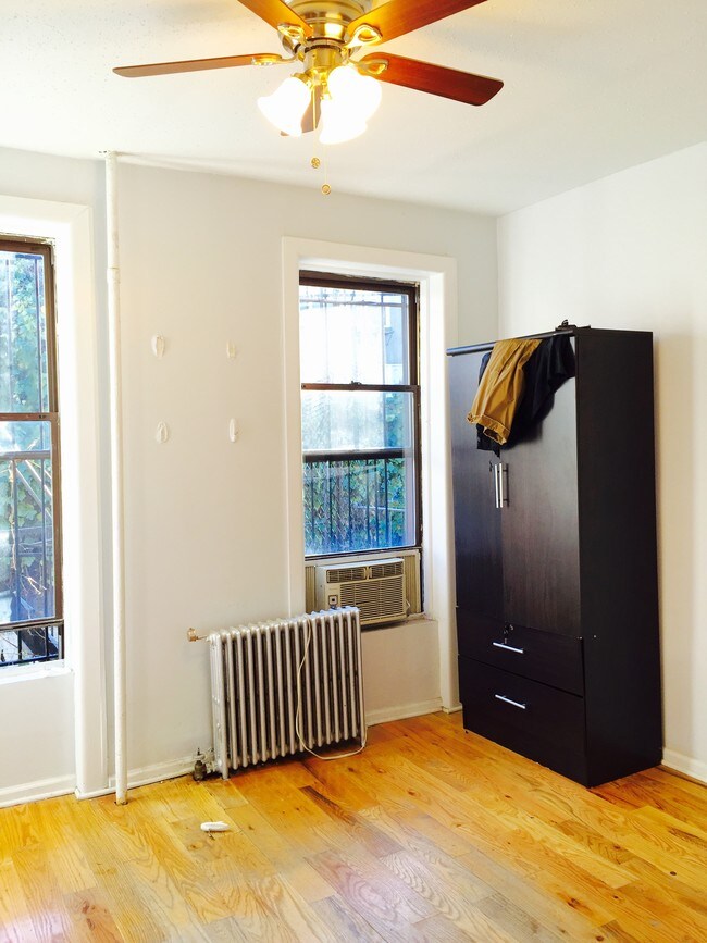 Building Photo - 62 Hull St